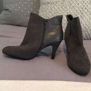 Express Heels, grey with snake skin. Size 9